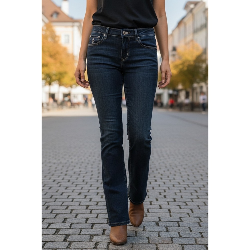 Cato Women‎ Premium Straight Leg Stretch Denim Jeans Sz 6 Blue Dark Wash Comfort